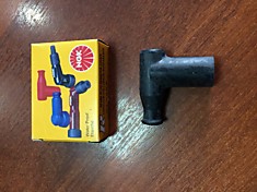 Колпачок свечи зажигания TB05EMA