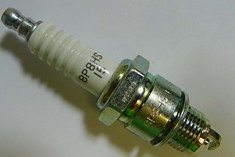 Свеча зажигания для лодочного мотора NGK, BP8HS-15